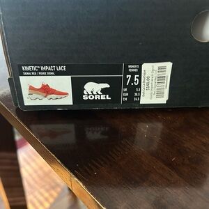 Sorel Size 7.5 Kinetic Shoes. Like New